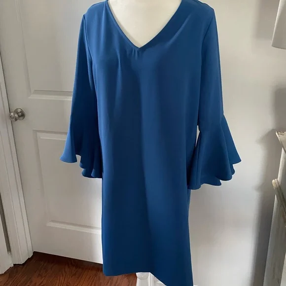 karen Kane New with Tag attached blue v-neck size M - Picture 5 of 8